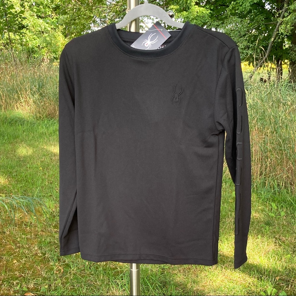 Spyder:  Boys long sleeved athletic shirt in black.  Size L (14/16).